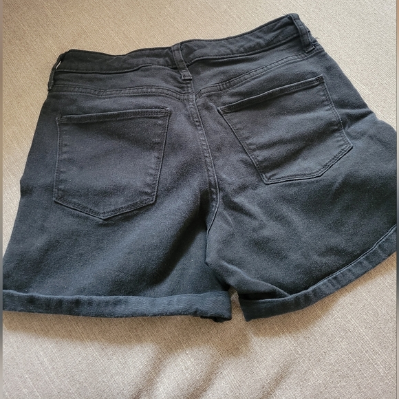 High Rise Midi Shorts - Picture 2 of 4